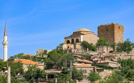 Assos’un Zirvesinde Osmanlı Mührü Behramkale Murat Hühâvendigâr Camii