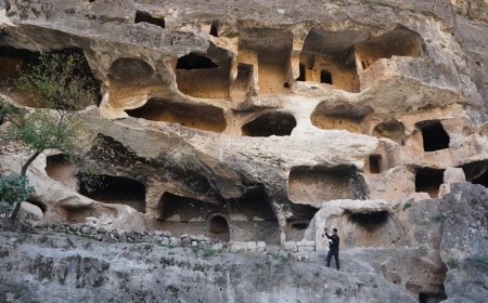 Yıllardır yasaklı bölgedeydi. '7 katlı apartman mağara'