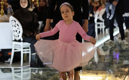 SMA'lı minik Asya bağımsız hareket edemezken, şimdi bale sahnelerinde