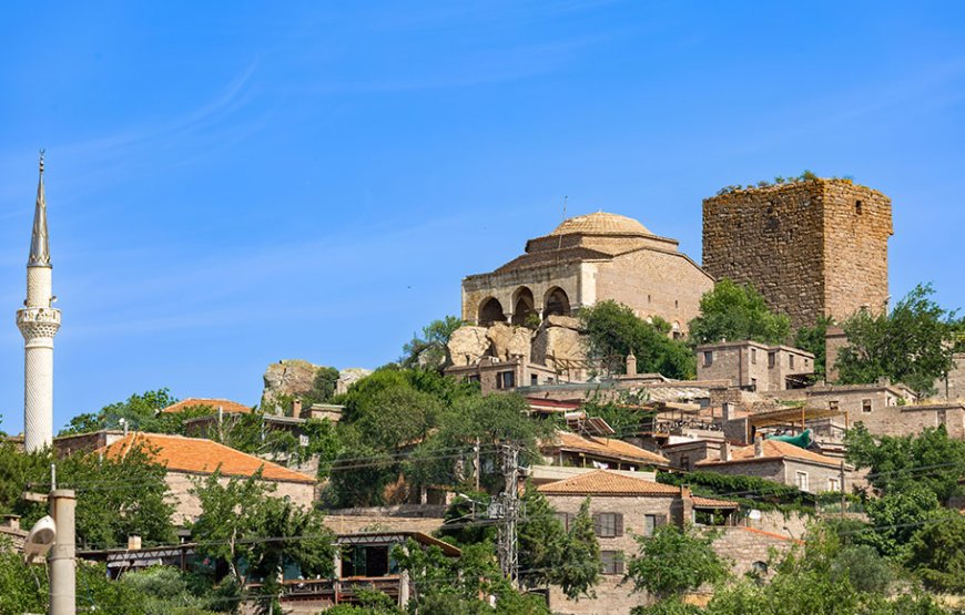 Assos’un Zirvesinde Osmanlı Mührü Behramkale Murat Hühâvendigâr Camii